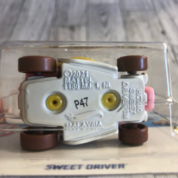 Mattel Hot Wheels Sweet Driver FAST FOODIE - Picture 6 of 6